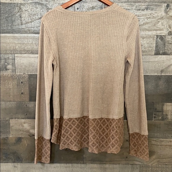 Cute Brown Hem & Tread Top - Picture 3 of 6